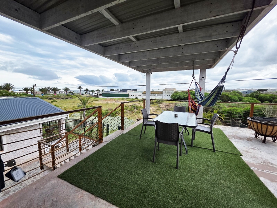 5 Bedroom Property for Sale in Middedorp Western Cape